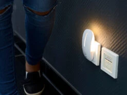 Lunartec Bewegungslicht Steckdose:2 LED-Steckdosen-Nachtlichter Mit Bewegungsmelder & Dämmerungs-Sensor -Lunartec Shop nc3990 2 1