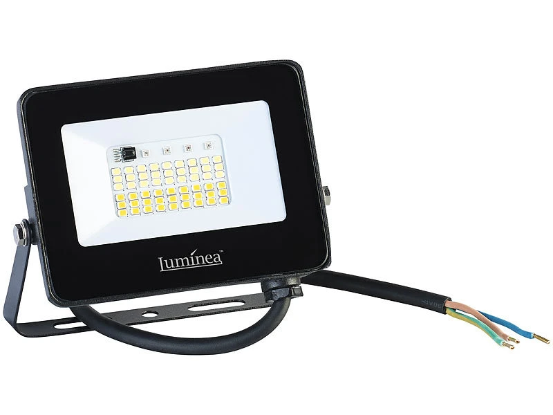 Luminea LED Strahler Bunt:2er-Set Wetterfeste Outdoor-Fluter, RGB-CCT-LEDs, 15 W, 1.250 Lm, IP65 8 Luminea LED Strahler Bunt:2er-Set Wetterfeste Outdoor-Fluter, RGB-CCT-LEDs, 15 W, 1.250 Lm, IP65 – Bild 6
